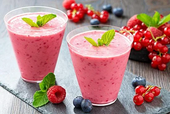 Raspberry Yogurt Smoothie